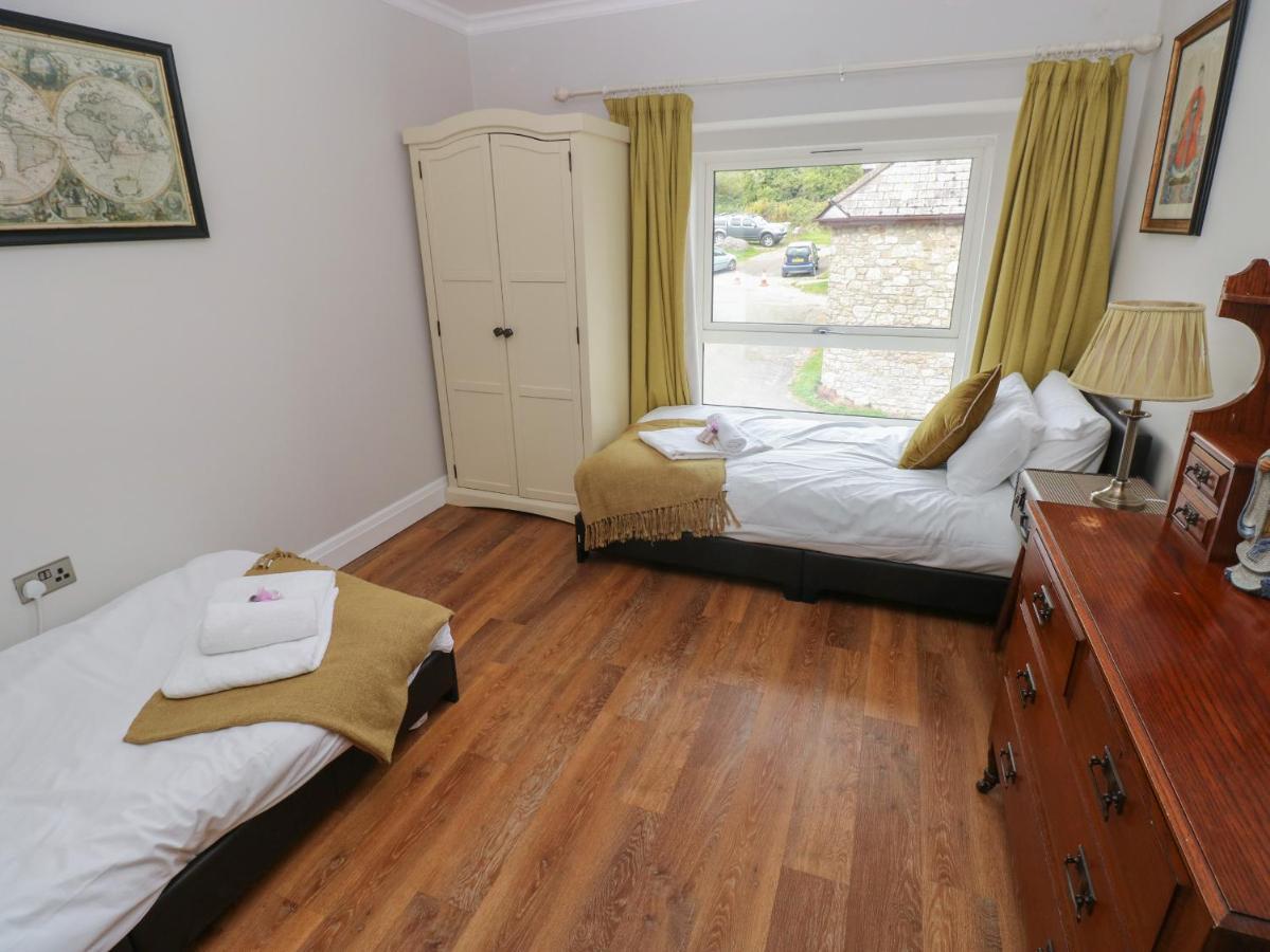 12 Malthall * Swansea