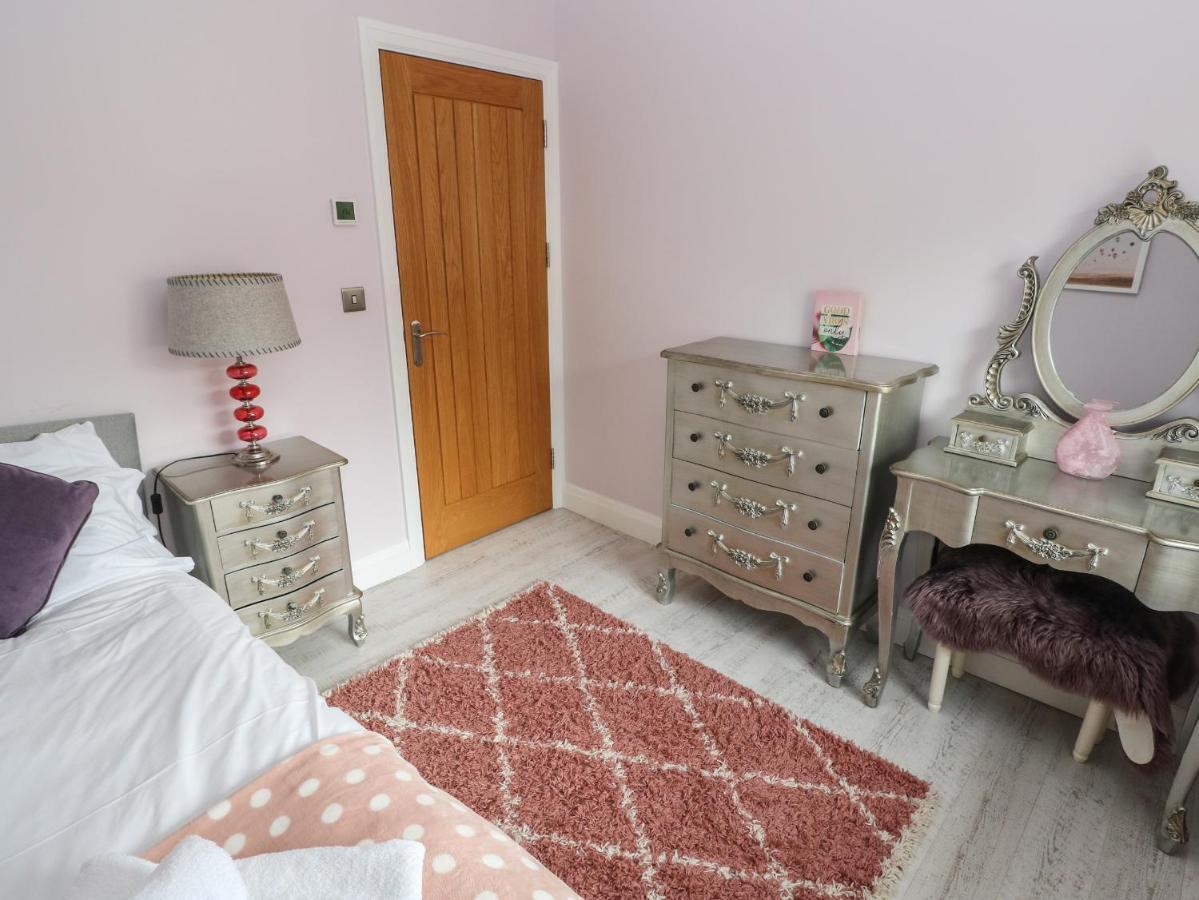 12 Malthall * Swansea